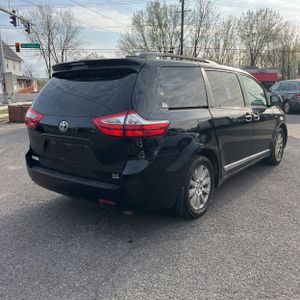 TOYOTA SIENNA - 8