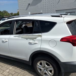 2015 Toyota RAV4 LE 照片 6
