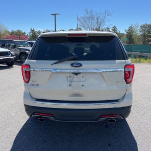 FORD EXPLORER XLT - 7