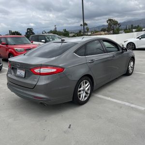 FORD FUSION SE - 8