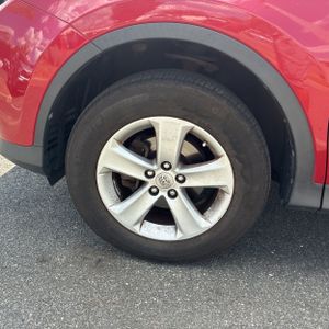 2013 Toyota RAV4 XLE — миниатюра 17