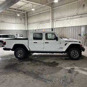 صورة 10 لـ 2025 JEEP GLADIATOR RUBICON