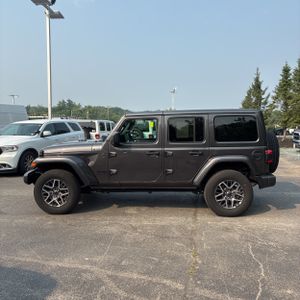 صورة 3 لـ 2025 JEEP WRANGLER SAHARA