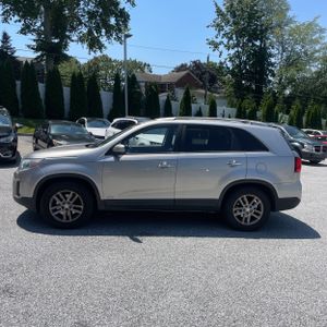 2014 KIA SORENTO LX photo 3