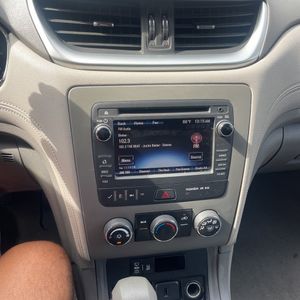 2017 Chevrolet TRAVERSE LS — миниатюра 39