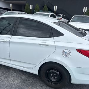 HYUNDAI ACCENT SE - 6
