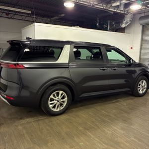 KIA CARNIVAL LX - 10