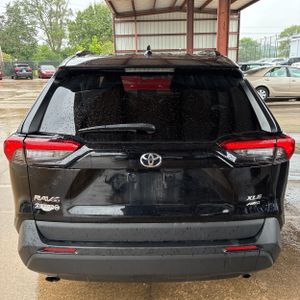 صورة 7 لـ 2021 Toyota RAV4 XLE PREMIUM