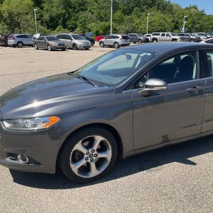 FORD FUSION SE - 2