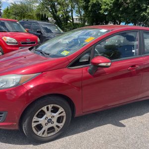 FORD FIESTA SE - 2