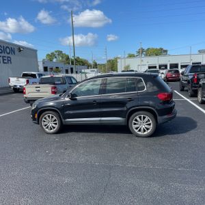 VOLKSWAGEN TIGUAN 2.0T SE - 3
