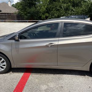 HYUNDAI ELANTRA GLS - 4