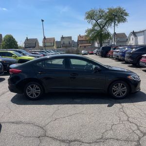 HYUNDAI ELANTRA SE - 10