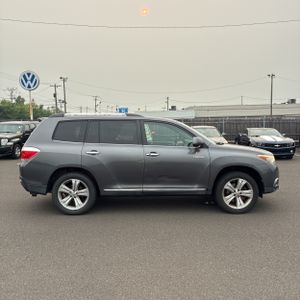 صورة 10 لـ 2013 Toyota HIGHLANDER LIMITED