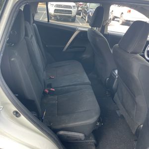 2017 Toyota RAV4 LE 缩略图 35