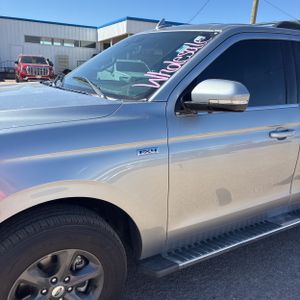 FORD EXPEDITION XLT - 2