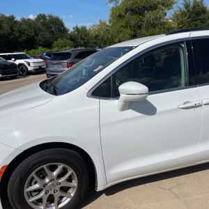 صورة 2 لـ 2022 Chrysler PACIFICA TOURING L