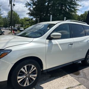 2017 Nissan PATHFINDER SV 照片 2