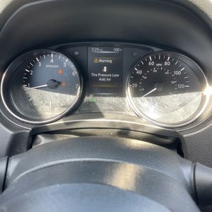 2017 Nissan ROGUE SL — миниатюра 41