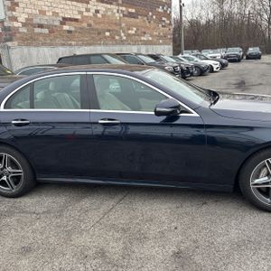 MERCEDES-BENZ E-CLASS - 9