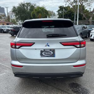 MITSUBISHI OUTLANDER ES 2.5 2WD - 7