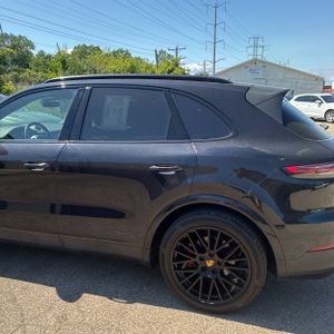 2020 Porsche CAYENNE BASE — фото 6