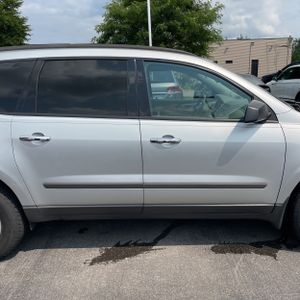 2011 Chevrolet TRAVERSE LS — миниатюра 11