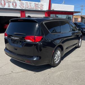 CHRYSLER VOYAGER LXI - 8