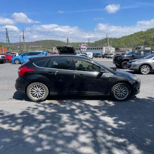 FORD FOCUS TITANIUM - 10