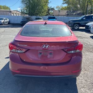 HYUNDAI ELANTRA SE - 6