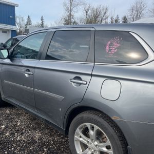 MITSUBISHI OUTLANDER GT - 6