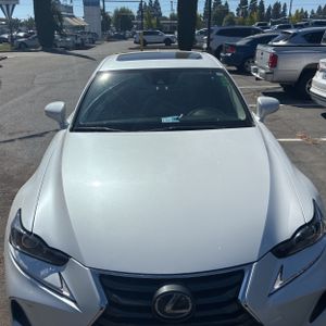 صورة مصغرة 14 لـ 2019 Lexus IS 300 BASE