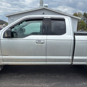 FORD F-150 XLT - 4