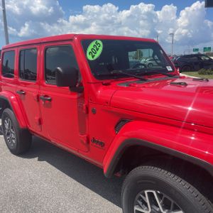 2025 JEEP WRANGLER SAHARA — миниатюра 13