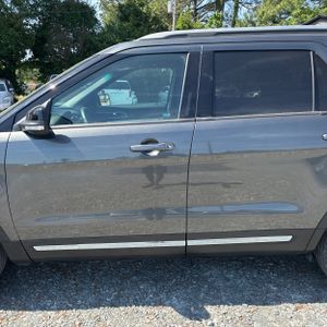 FORD EXPLORER XLT - 4