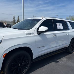 CHEVROLET SUBURBAN HIGH COUNTRY - 2