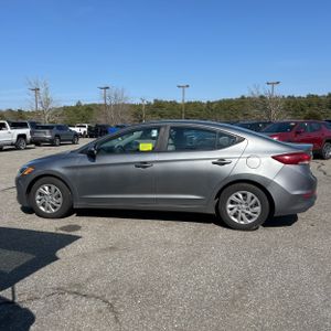 HYUNDAI ELANTRA SE - 3