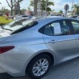 صورة 9 لـ 2025 Toyota CAMRY LE