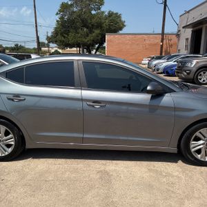 2019 Hyundai ELANTRA SEL — миниатюра 11