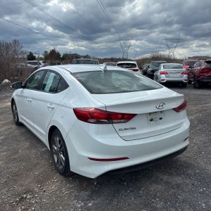 HYUNDAI ELANTRA VALUE EDITION - 5