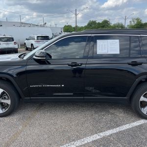 JEEP GRAND CHEROKEE L LIMITED - 4