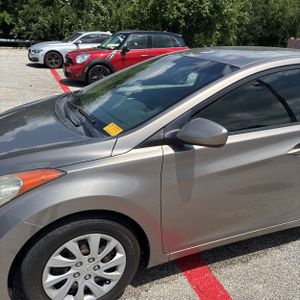 HYUNDAI ELANTRA GLS - 2