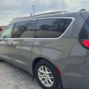 CHRYSLER PACIFICA TOURING L - 6