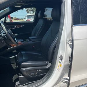 2019 Lincoln NAUTILUS RESERVE — миниатюра 32