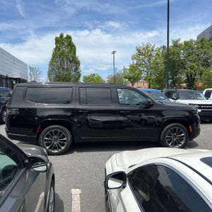 JEEP GRAND WAGONEER L OBSIDIAN - 10