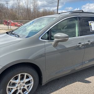 CHRYSLER PACIFICA TOURING L - 2