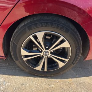 2021 Nissan SENTRA SR thumbnail 18