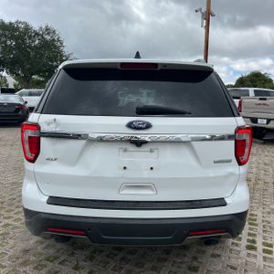 FORD EXPLORER XLT - 7