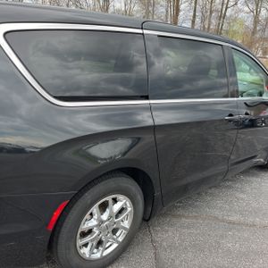 CHRYSLER PACIFICA TOURING L - 9