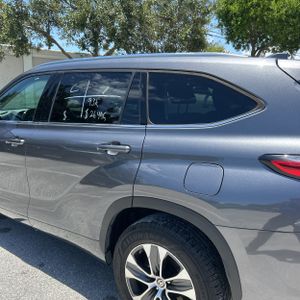صورة 6 لـ 2021 Toyota HIGHLANDER HYBRID XLE